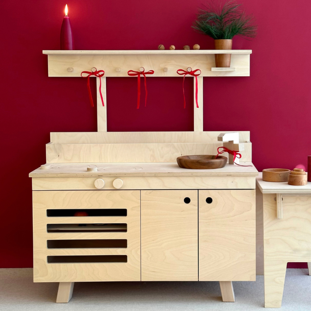 UMI play kitchen