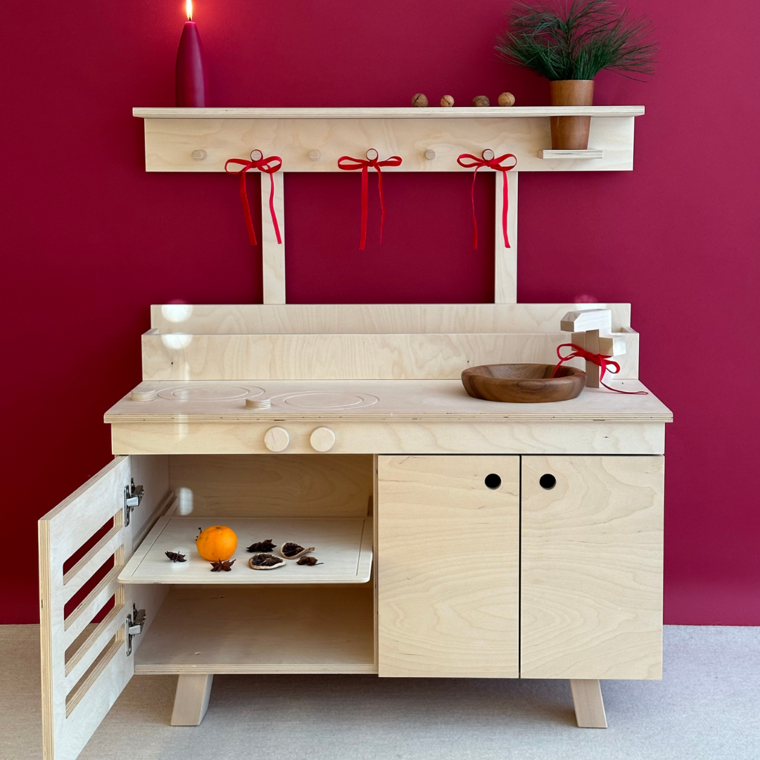 UMI play kitchen