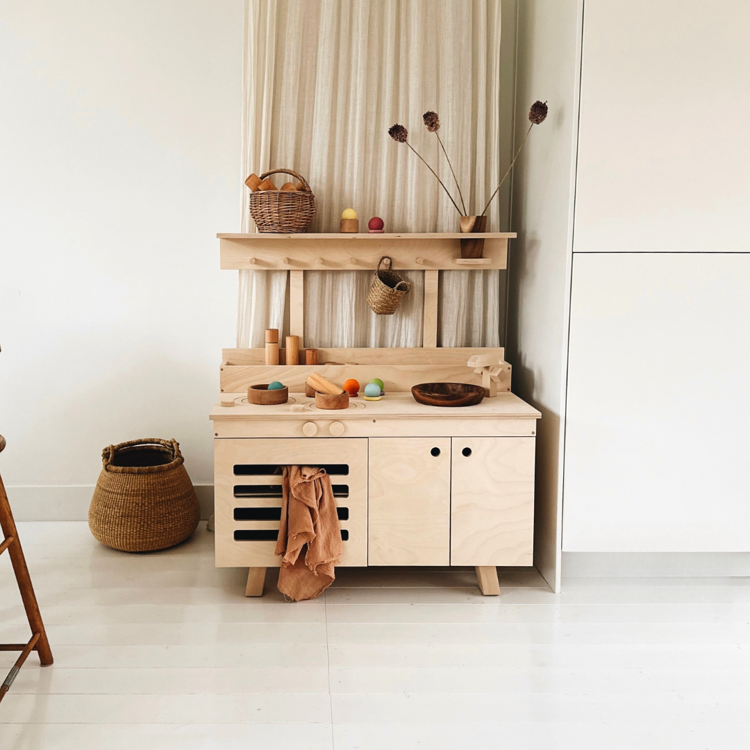 UMI play kitchen
