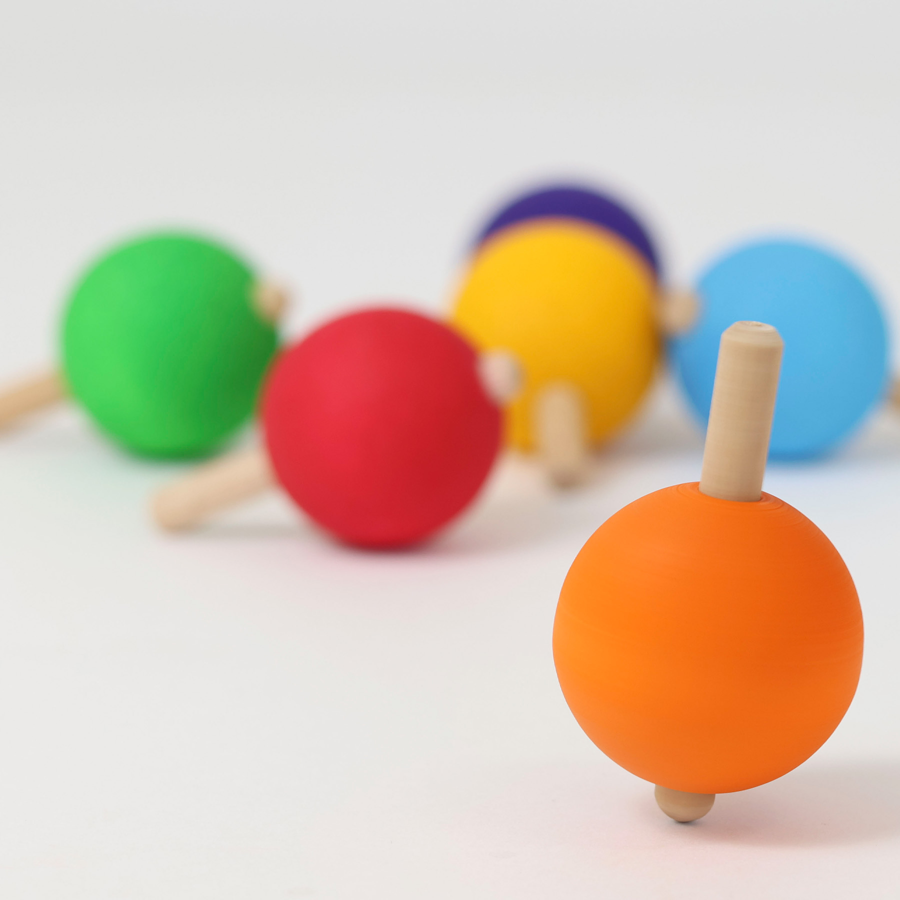 Rainbow Spinning Tops VE 6 pcs.