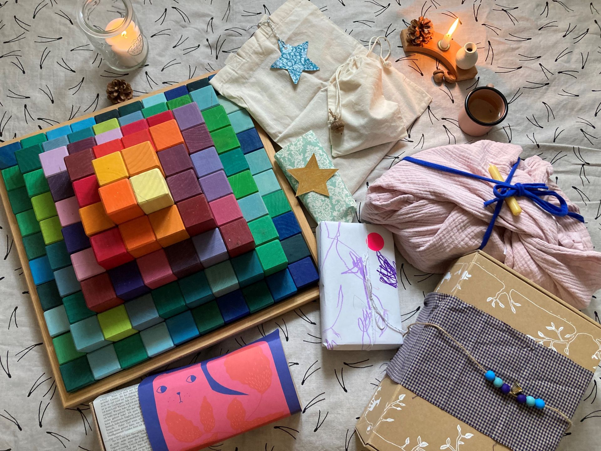 Wrapping gifts sustainably: 7 ideas 